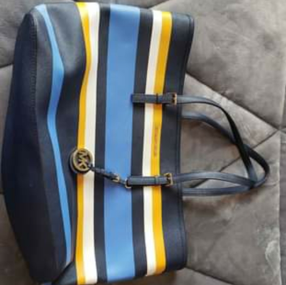 Brand new Michael Kors Purse - Picture 2 of 7